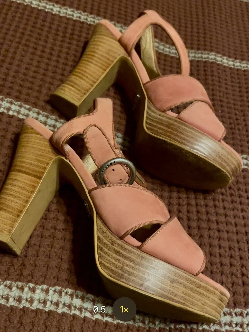 Fossil platform sandals